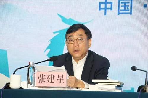 中國(guó)報(bào)業(yè)協(xié)會(huì)理事長(zhǎng)張建星.jpg 中國(guó)報(bào)業(yè)協(xié)會(huì)理事長(zhǎng)張建星.jpg